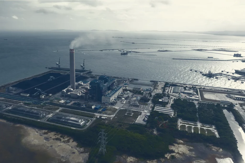 NVIDIA OT-Cybersecurity mit KI: S4x26-Demos mit Akamai, Siemens, Palo Alto, Forescout und Xage. BlueField-DPUs bringen Zero Trust an den Industrie-Edge, KI korreliert OT-Telemetrie.